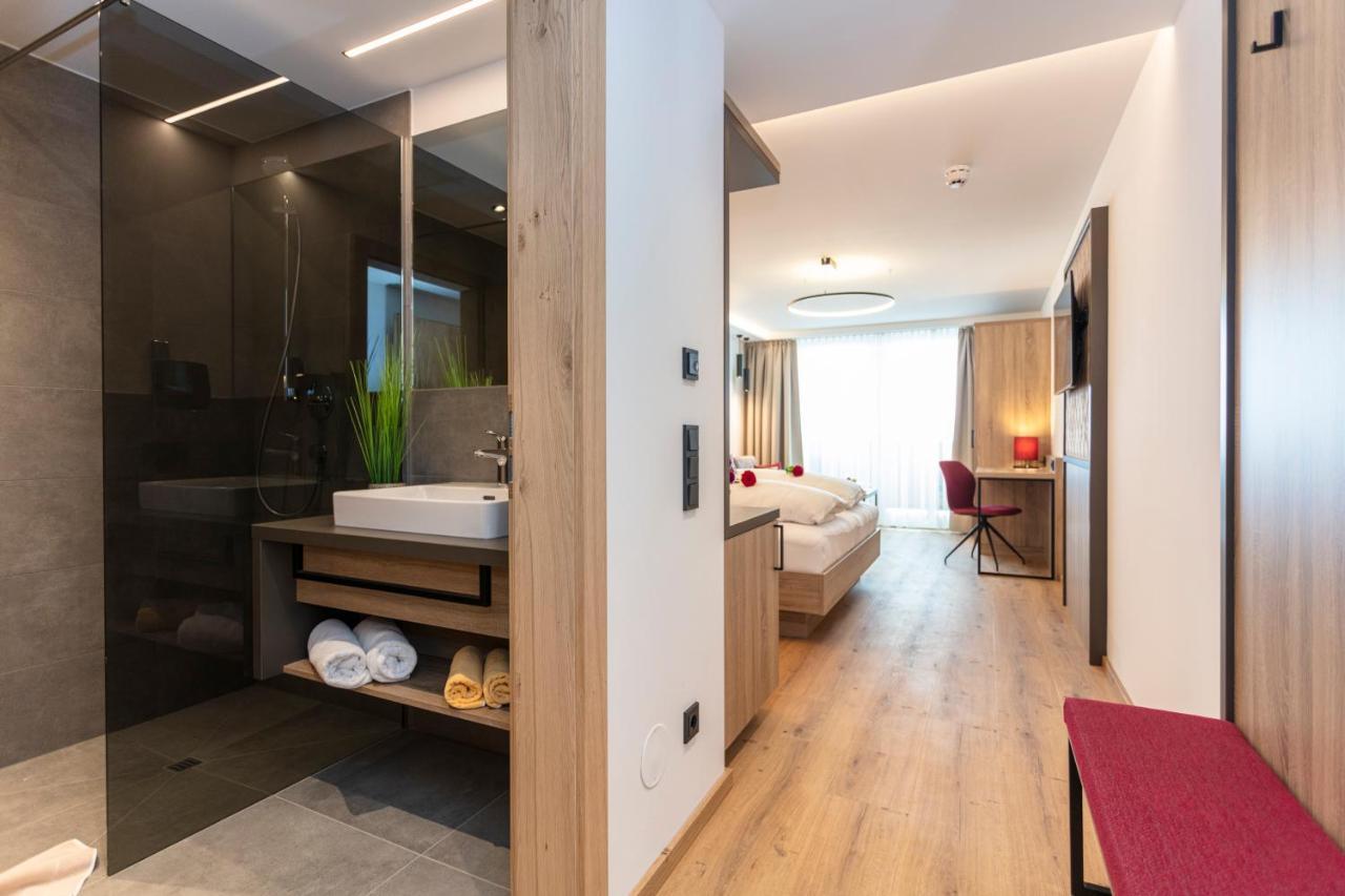 Klawunn Hotel & Apartement Kaprun Exterior photo